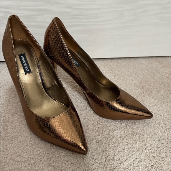 Nine West Shoes - Nine West sz 8.5M Metallic Bronze Heels